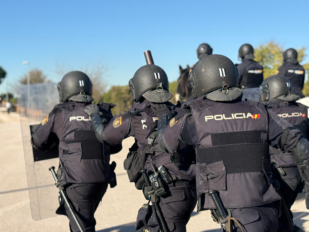 interiorgob's tweet image. 👮 Más de 300 policías se incorporarán a las #UIP de @policia tras superar los cursos de especialización.

📌 Dos de cada tres aspirantes que inician la formación en el Centro de Prácticas Operativas de #Linares (#Jaén), logran llegar hasta el final.

🌐 f.mtr.cool/hsmblpkxfn
