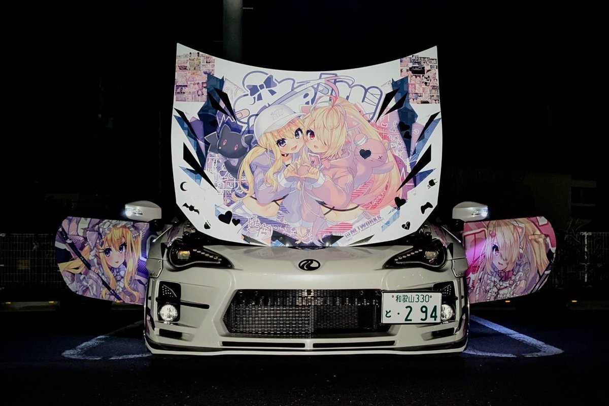 ボンネット貼るならやっぱチルトしてぇよってなったので自分で設計しま