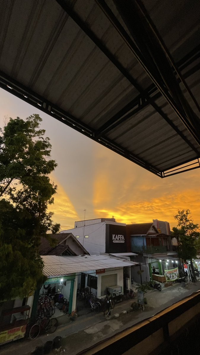 okelestgow's tweet image. day 1 pulang di sambutt view secakep ini