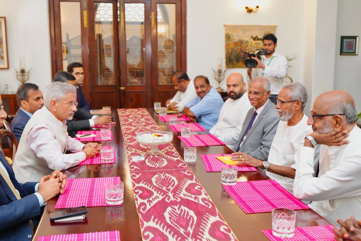DrSJaishankar's tweet photo. Interacted with Sri Lankan Tamil leaders this afternoon. 

Underlined our commitment and efforts towards post Ditwah reconstruction and rehabilitation.

#NeighbourhoodFirst 
#OperationSagarBandhu 
#VisionMAHASAGAR  

🇮🇳 🇱🇰 https://t.co/tp808Fja1H