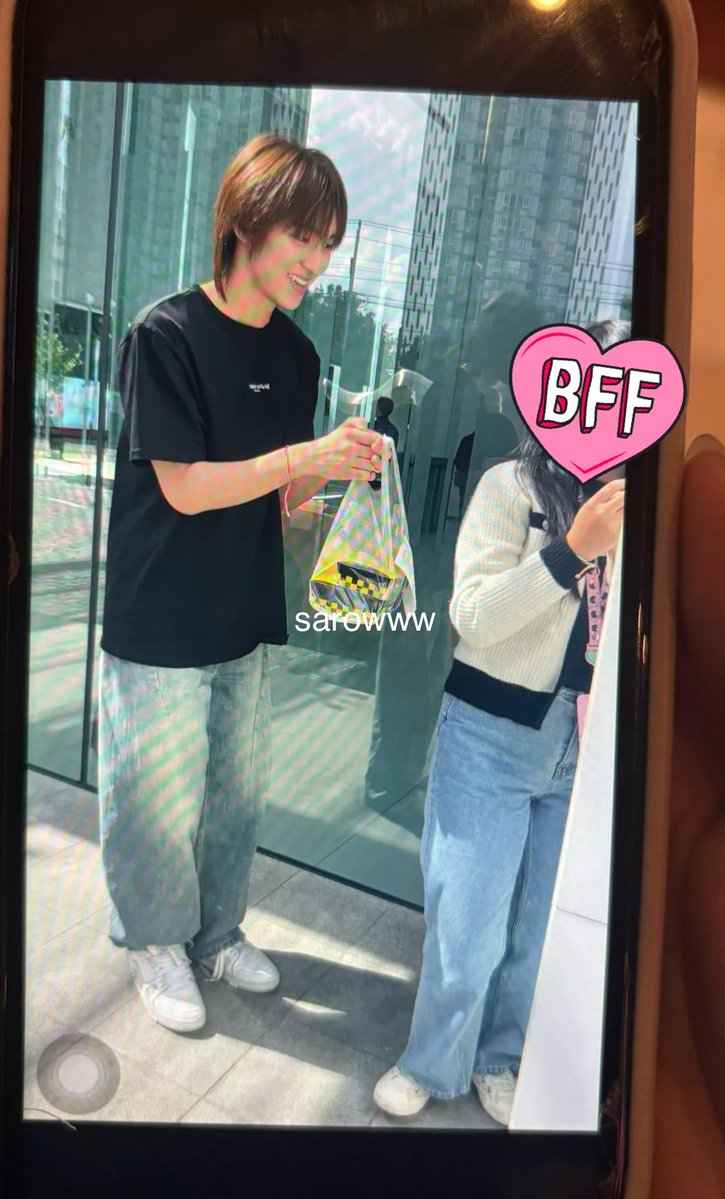 irelftn's tweet image. อิสัด ฟคตัวจริง ยืนหันหลังให้เมน557557575757575757585855857น้องก้องต้องบอกรับเถอะคับพี่😭😭😭😭