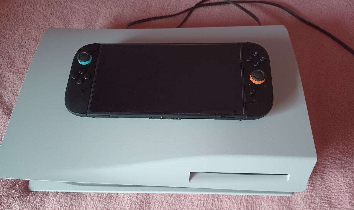 {🎤🎨} || ❝ ╭ • PøĶəFřø§ţə• ╯❞ tweet media