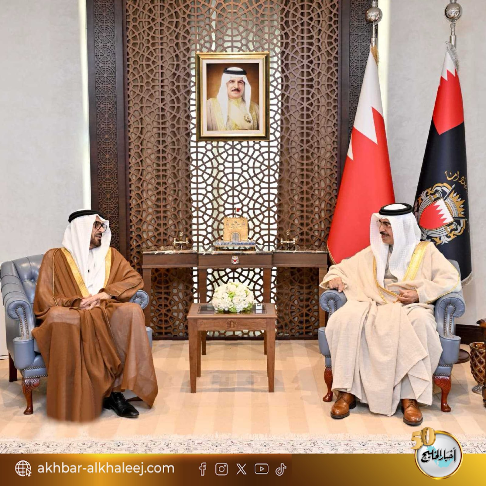 وزير الداخلية يستقبل نائب رئيس مجلس أمناء مركز الإمارات للدراسات ويؤكد أهمية ترسيخ الوعي العلمي والفكري والحفاظ على القيم الوطنية لمواجهة التحديات #البحرين 