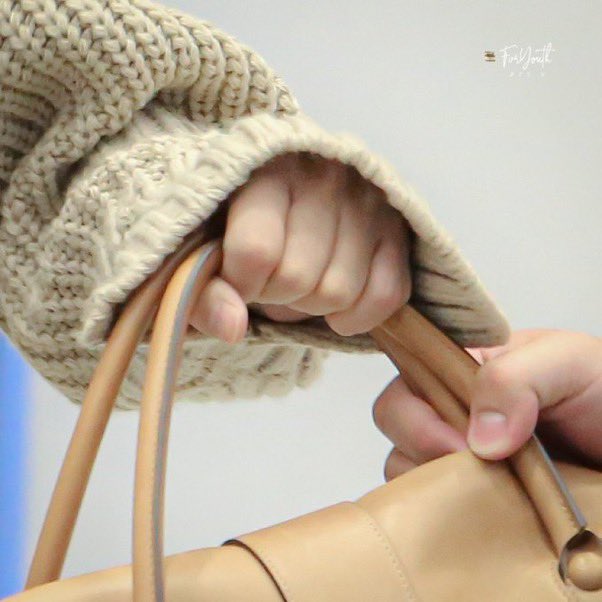 จัดอันดับสิ่งที่แพ้ที่สุด ㅠㅠ 

อันดับ 1 : อุ้งมือมังคุดน้องแท