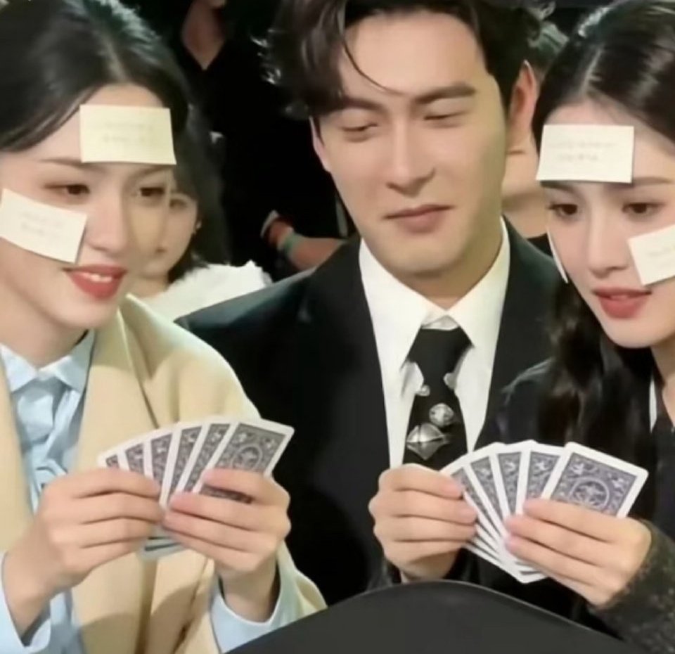 czhouye's tweet image. MY STOMACH HURTS peak comedy if you ask me