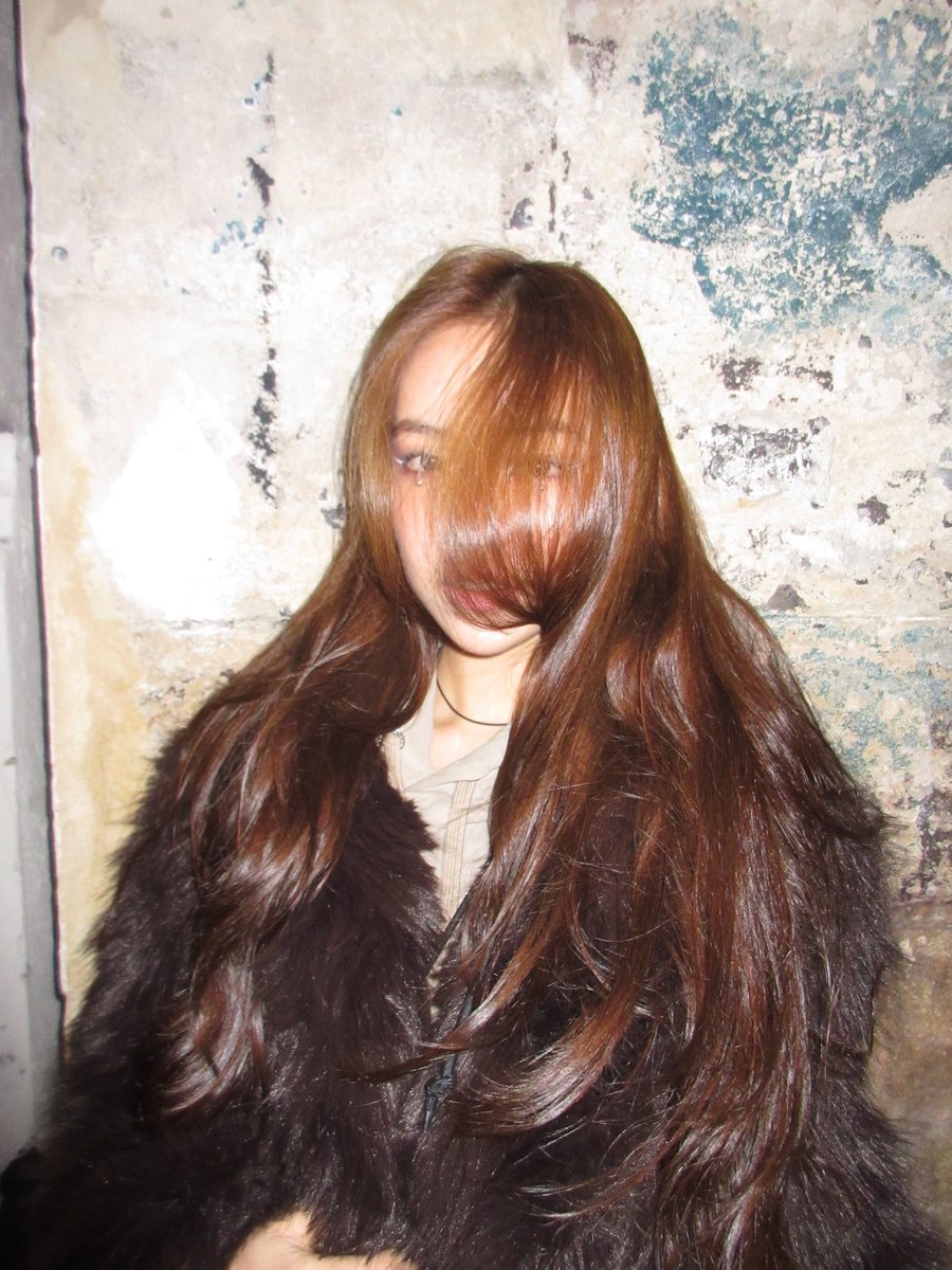 gwsnstagram's tweet image. [#LENA] 📸 lafindavril post 
(🎵 Daniel Caesar - Valentina)

#공원소녀 #GWSN #레나 

(1/2)