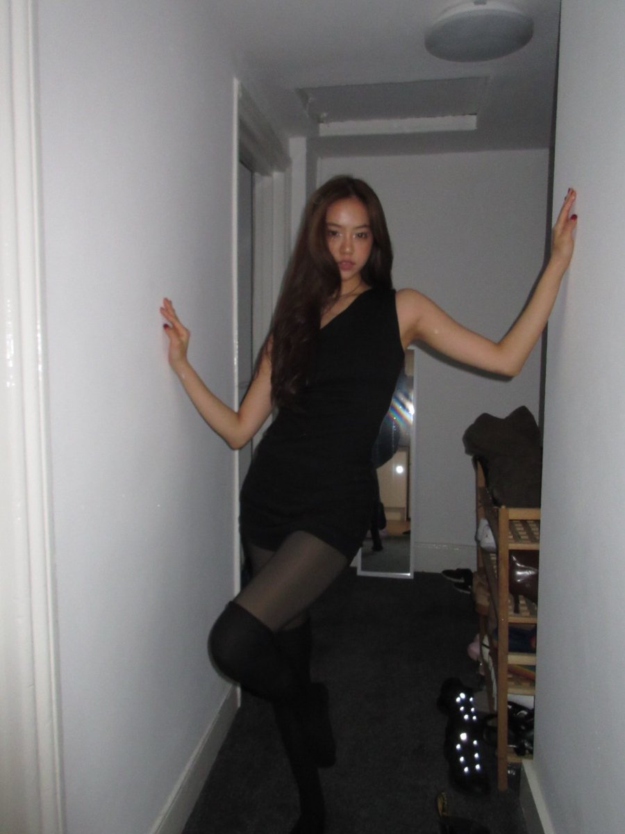 gwsnstagram's tweet image. [#LENA] 📸 lafindavril post 
(🎵 Daniel Caesar - Valentina)

#공원소녀 #GWSN #레나 

(2/2)