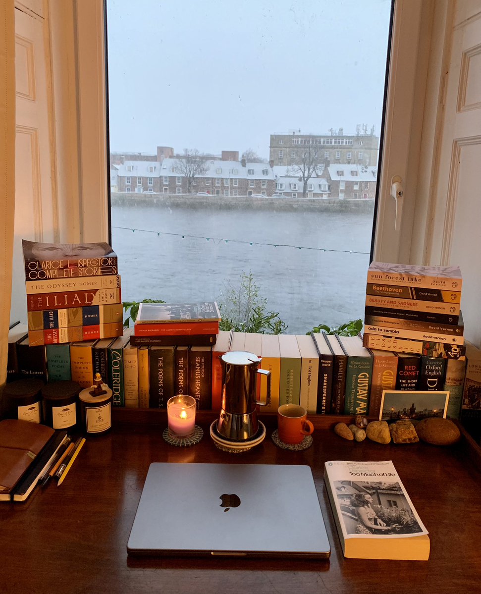 DrDavidVernon's tweet image. A Happy Christmas to all you good folk on here — see you after the holiday!