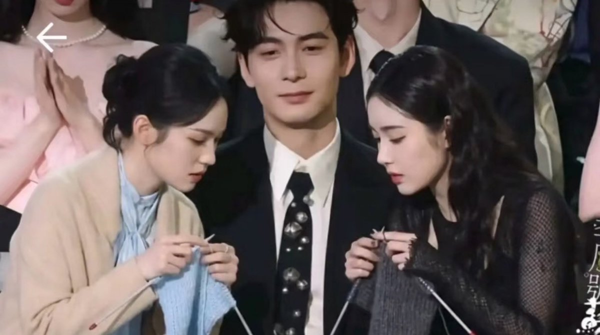 czhouye's tweet image. MY STOMACH HURTS peak comedy if you ask me