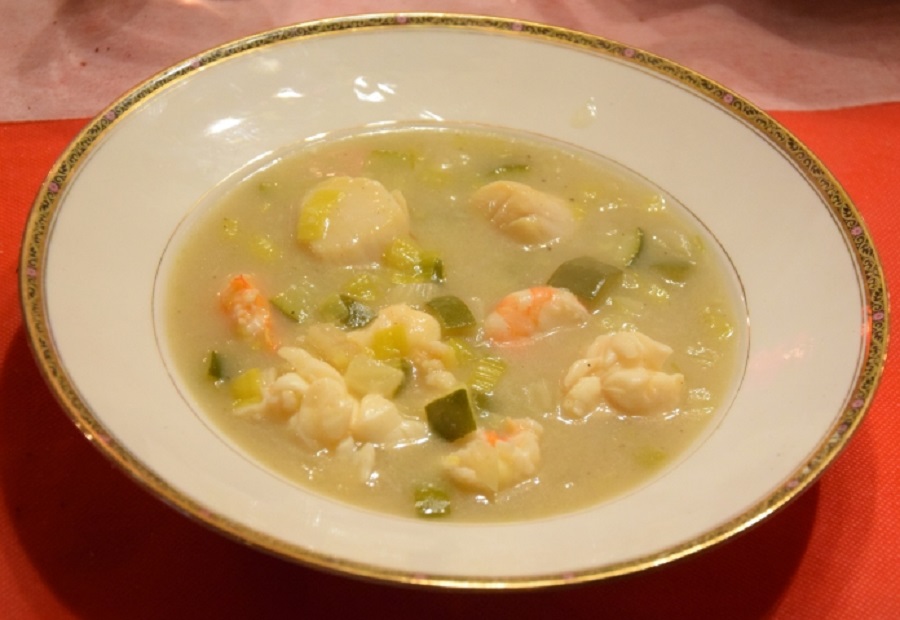 Dogadit's tweet image. Porte 23 Calendrier de l’Avent : une soupe de langouste, St Jacques et crevettes
Un velouté raffiné qui va faire briller votre table de fêtes ✨
Recette 👉 tinyurl.com/soupe-langoust…
Qui a déjà l’eau à la bouche ? 🙋‍♀️
#IGBas #RecetteFestive #NoelGourmand #FruitsDeMer #CuisineSaine