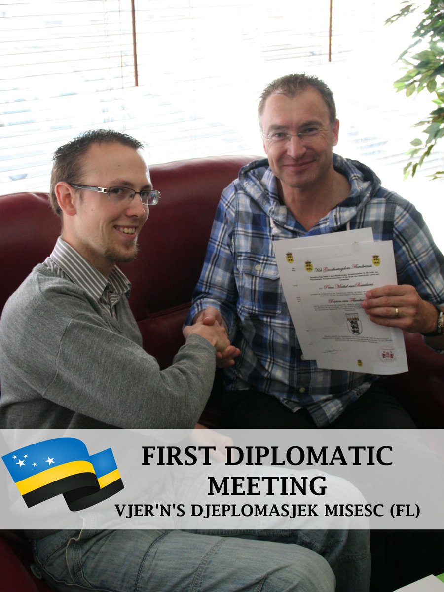 Flandrensis_Gov's tweet image. Did you know that our first official diplomatic meeting took place in 2011 with the Prince of Beauluna 🤝? 
He established his micronation in 2000🌝. Based on an interpretation of the Moon Treaty (1984), he declared sovereignty over this lunar territory #micronation #diplomacy