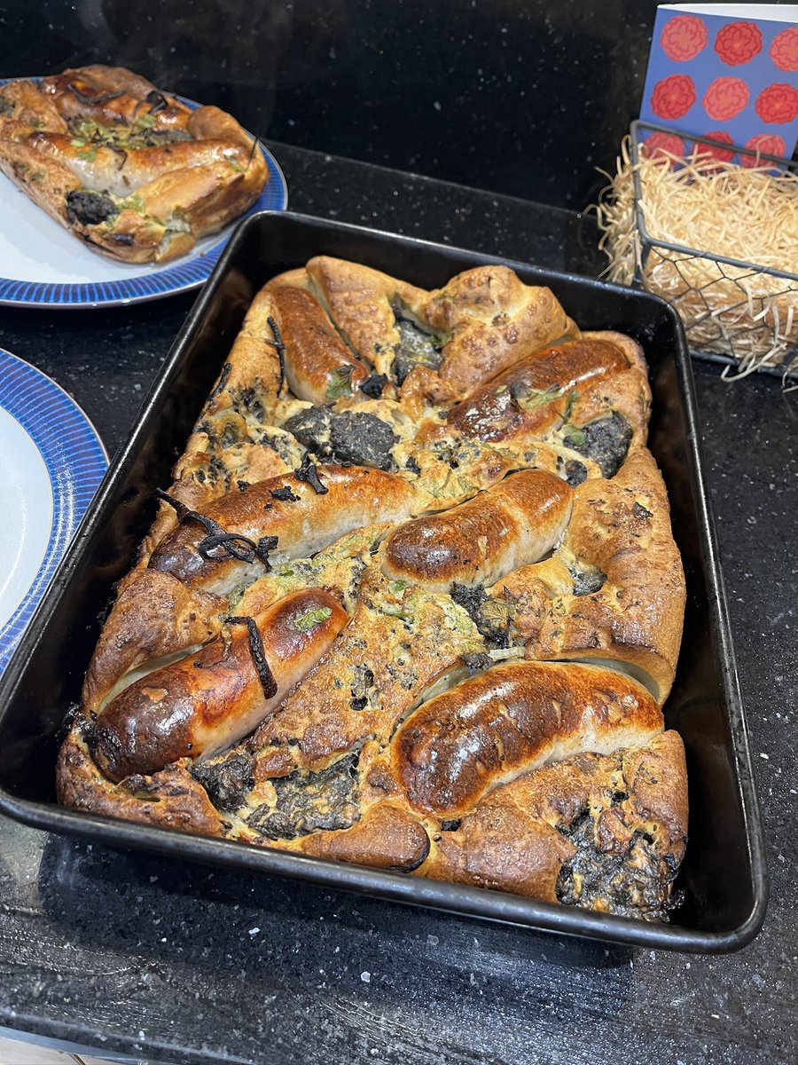 lee_wilkinson2's tweet image. 💥 Toad in the hole with an Irish twist!). A hearty dish packed with thick sausages from the local butcher and the addition of Guinness. Enjoy! 😊
 
🌟💫 Recipe here 👉👉👉 vm.tiktok.com/ZNR23VpNF/
 
#WilkoCooks #Homemade #ToadInTheHole #YorkshirePuddings #GuinnessRecipes