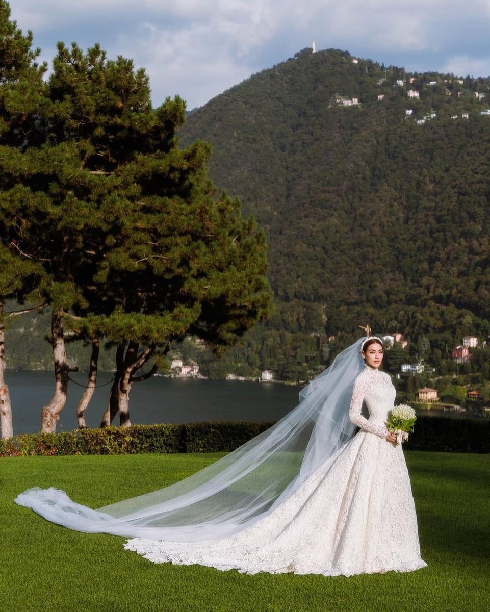 ชุดแต่งงานพี่คิมdiorก็เป็นคนออกแบบให้🥹