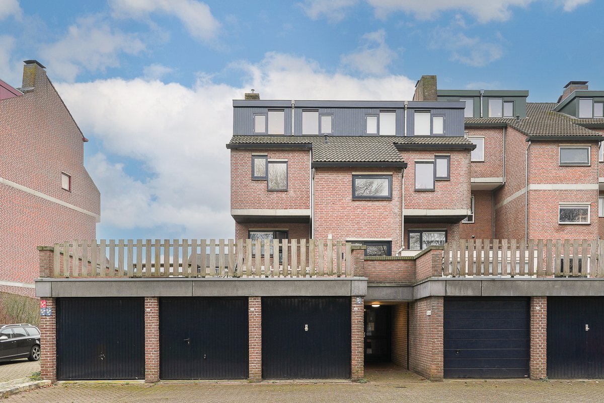 clemensdekorte's tweet photo. Te Koop Albert van Dalsumlaan 485 te 3584 HK Utrecht. In Utrecht-Oost (Rijnsweerd) gemoderniseerd 3 kamer hoekappartement met eeuwigdurend afgekochte erfpachtcanon (AV 1989). Voor meer informatie ga naar: https://t.co/WF5K4P2qeN https://t.co/ARrr24Vt2t
