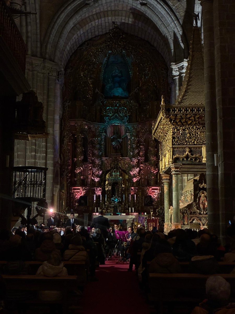 Concierto “Música en Navidad” en colaboración con la Banda de Música de Ávila <a href="/BandaDeAvila/">BANDA DE MÚSICA DE ÁVILA</a> a favor de Pronisa <a href="/PronisaAv/">PRONISA Plena Inclusión Ávila</a> en la Basílica de San Vicente, el pasado sábado, 20 diciembre.

¡Gracias a todos! ¡Feliz Navidad!