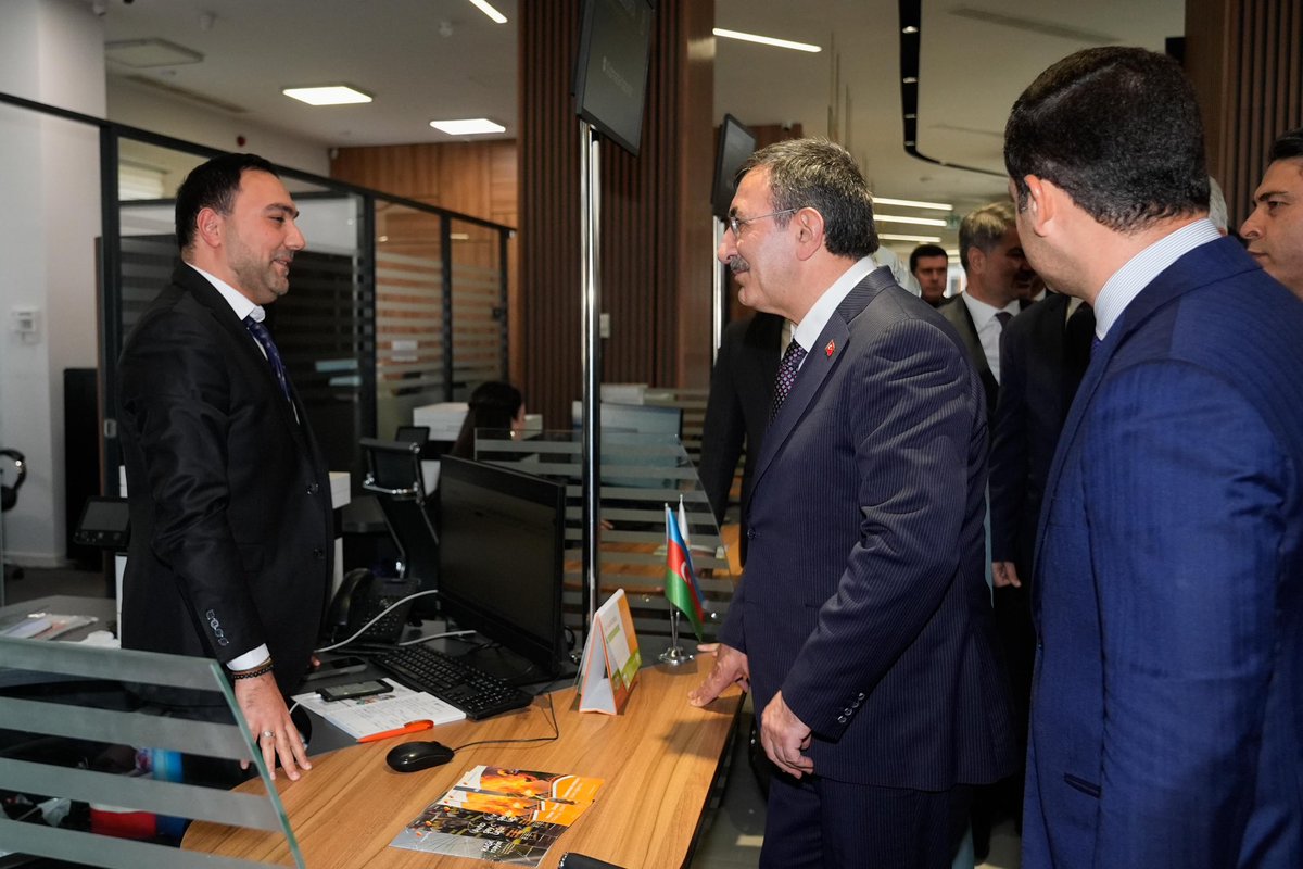 _cevdetyilmaz's tweet photo. Azerbaycan programlarımızı Aile ve Sosyal Hizmetler Bakanımız Sayın @MahinurOzdemir ve Ticaret Bakanımız Sayın @omerbolatTR ile birlikte, Türk dünyasının ortak gücü olan Türk Devletleri Parlamenter Asamblesi (TÜRKPA) ve Azerbaycan Küçük ve Orta Ölçekli İşletmelerin Geliştirilmesi Ajansı (KOBİA) ziyaretleriyle tamamladık.

İki gün süren ve oldukça verimli geçen resmî temaslarımızın ve ziyaretlerimizin ülkelerimiz için hayırlı olmasını temenni ediyorum.

Daima “İki Devlet, Tek Millet” bilinciyle çalıştığımız; ilişkilerimizi stratejik müttefiklik seviyesine taşıdığımız kardeş Azerbaycan ile Türkiye, Cumhurbaşkanlarımız Sayın Recep Tayyip Erdoğan ve Sayın İlham Aliyev’in güçlü liderlikleriyle çizdikleri vizyon doğrultusunda köklenmeye, güçlenmeye ve ortak geleceğimizi inşa etmeyi sürdürecektir.

Misafirperverliklerinden ötürü, Azerbaycan Başbakanı kıymetli dostum Sayın Ali Asadov başta olmak üzere tüm Azerbaycanlı yetkililere teşekkür ediyorum.
