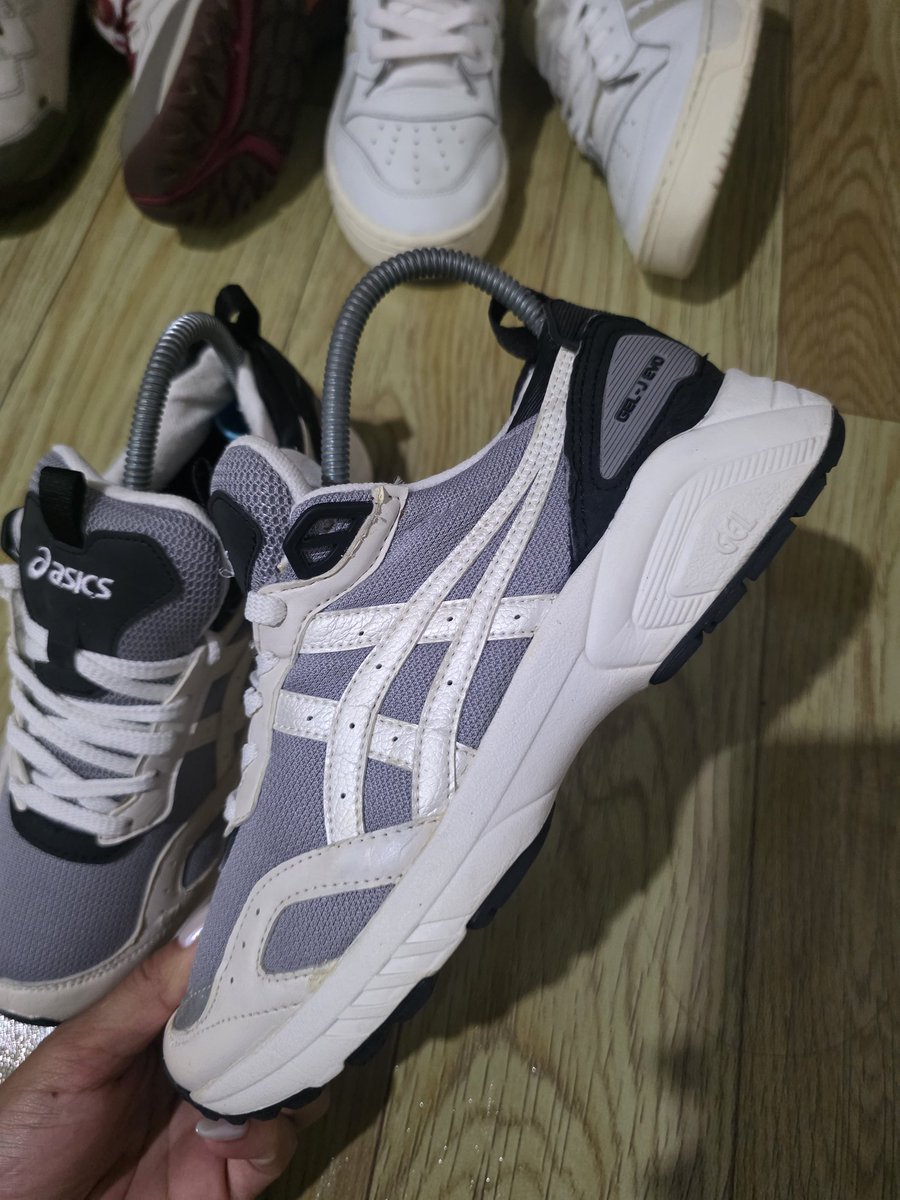 AppleNotting's tweet image. Asics ของแท้💯
Size : 38/24
SALE : 99 ส่งฟรี 
ใส่สวยมากก 

#ส่งต่อรองเท้า #newbalance #รองเท้ามือสอง #ส่งต่อเสื้อผ้า #เสื้อผ้ามือสอง #รองเท้าผ้าใบมือสองของแท้ #เสื้อผ้ามือ2 #adidas #nike #รองเท้าผ้าใบ #ส่งต่อ #ของมันต้องมี #ของดีบอกต่อ #Asicsth
