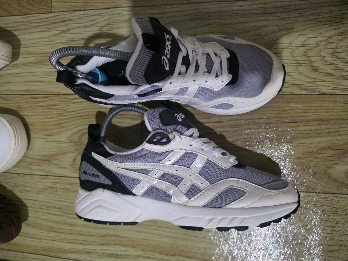 AppleNotting's tweet image. Asics ของแท้💯
Size : 38/24
SALE : 99 ส่งฟรี 
ใส่สวยมากก 

#ส่งต่อรองเท้า #newbalance #รองเท้ามือสอง #ส่งต่อเสื้อผ้า #เสื้อผ้ามือสอง #รองเท้าผ้าใบมือสองของแท้ #เสื้อผ้ามือ2 #adidas #nike #รองเท้าผ้าใบ #ส่งต่อ #ของมันต้องมี #ของดีบอกต่อ #Asicsth