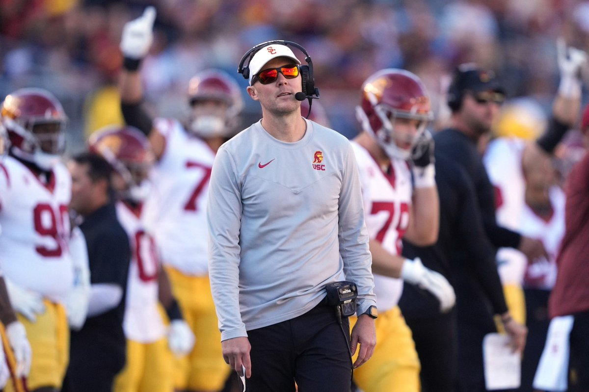 TheSharpeWit's tweet image. We can just call it what it is: Lincoln Riley doesn’t want to play Notre Dame anymore. USC can’t afford additional losses under his leadership, and everything else is just cover.

Blaming the automatic qualifier is an excuse. That information has been public for over a year.