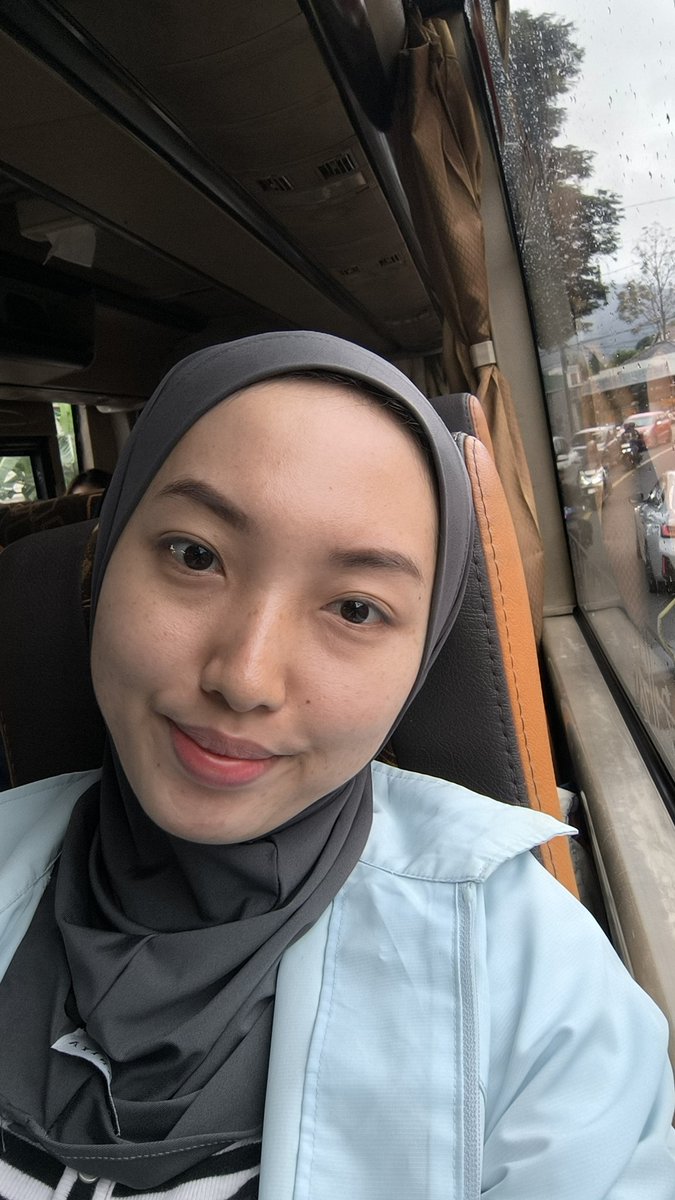 박 Esther tweet media