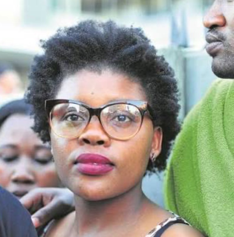 ChrisExcel102's tweet image. If you think life fair 

Always remember that frame 1 recieved money from NSFAS she didn’t steal it 

She was locked up with permanent criminal record 

Frame 2 ate R50,000 that she received irregularly from Mshandukani Foundation

She is free and she will continue as normal 😭