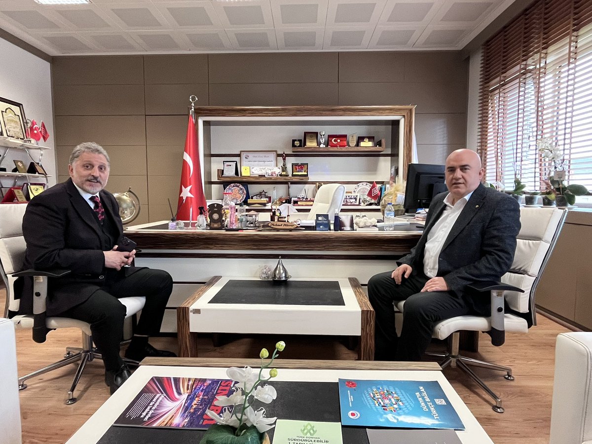 Bilecik Ticaret ve Sanayi Odadı Yönetim Kurulu Başkanı Mehmet ERGÜN Bölge Koordinatörümüz Sayın Mehmet HÜSREV’ i makamında ziyaret ederek Bilecik ilinin sanayide öncülükleri ve Bilecik iline yapılacak yatırımlar konusunda fikir teatisinde bulundular. <a href="/Husrevmehmet/">Mehmet Hüsrev</a>