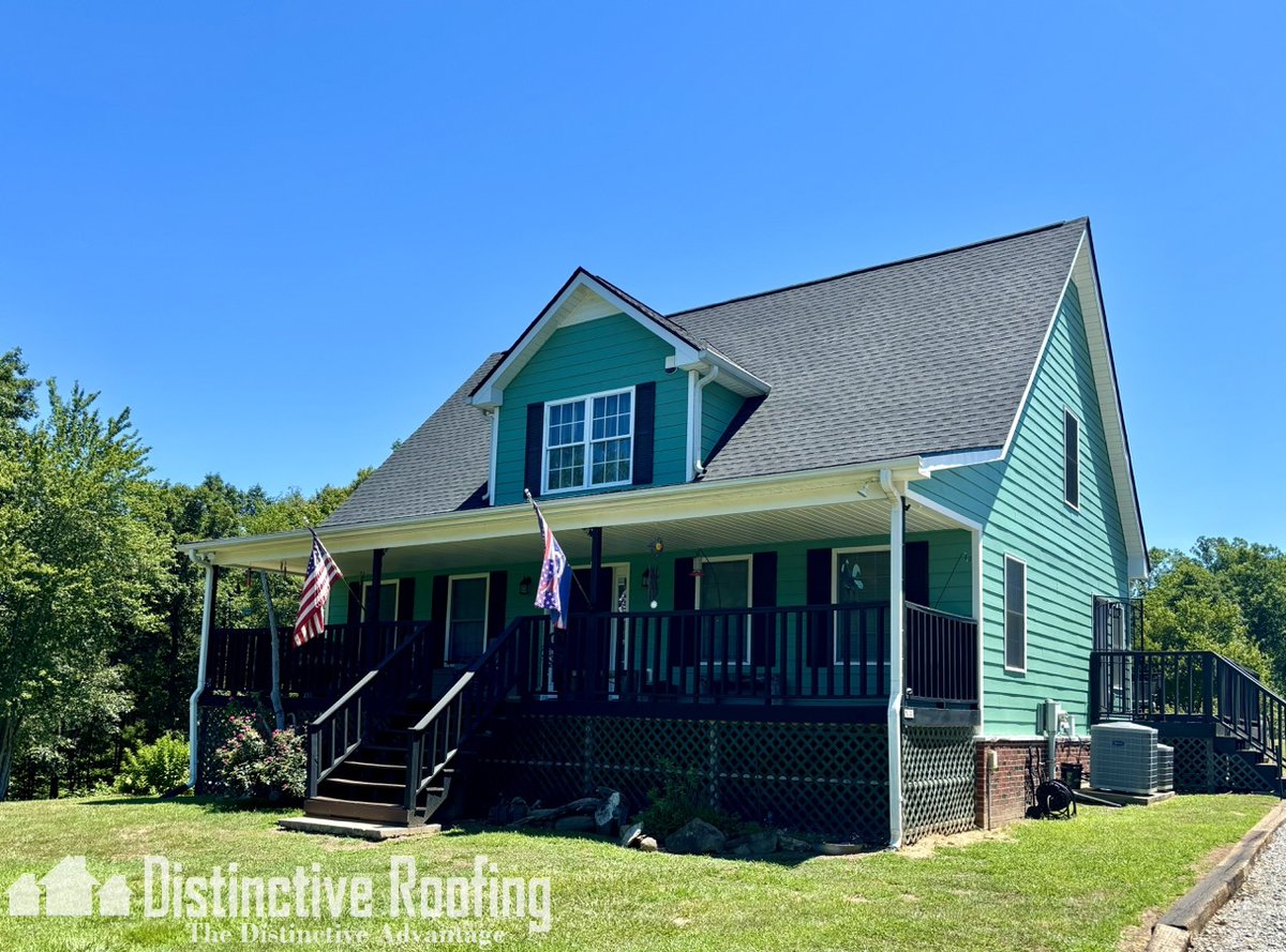 GAF HDZ Charcoal Tennessee Ridge, TN. We are your #1 Roofing Choice in Middle TN.  Schedule your appointment today by calling us at 615-975-ROOF (7663) or visit us online at distinctiveroofingtn.com

#distinctiveroofingTN