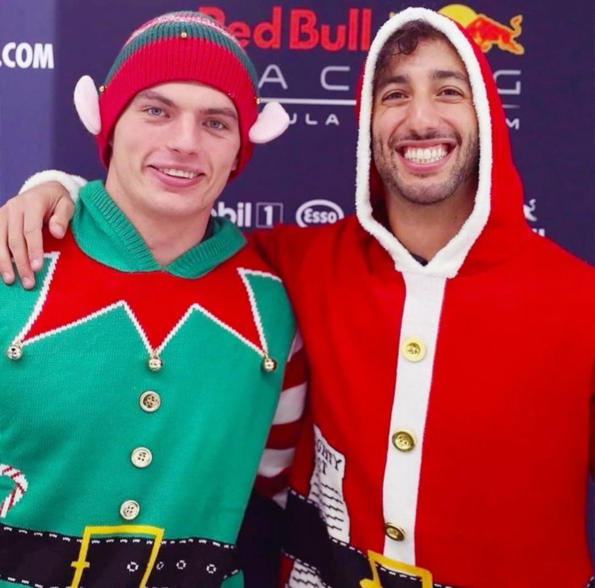 Hej! Z okazji Świąt Bożego Narodzenia życzę Wam przede wszystkim dużo zdrówka - dla Was i Waszych bliskich. Niech nie zabraknie szczęścia, spokoju i powodów do uśmiechu, nawet w najbardziej pochmurne dni :)

A dla fanów F1 — oby Wasz zespół doprowadzał Was do łez... szczęścia ;)