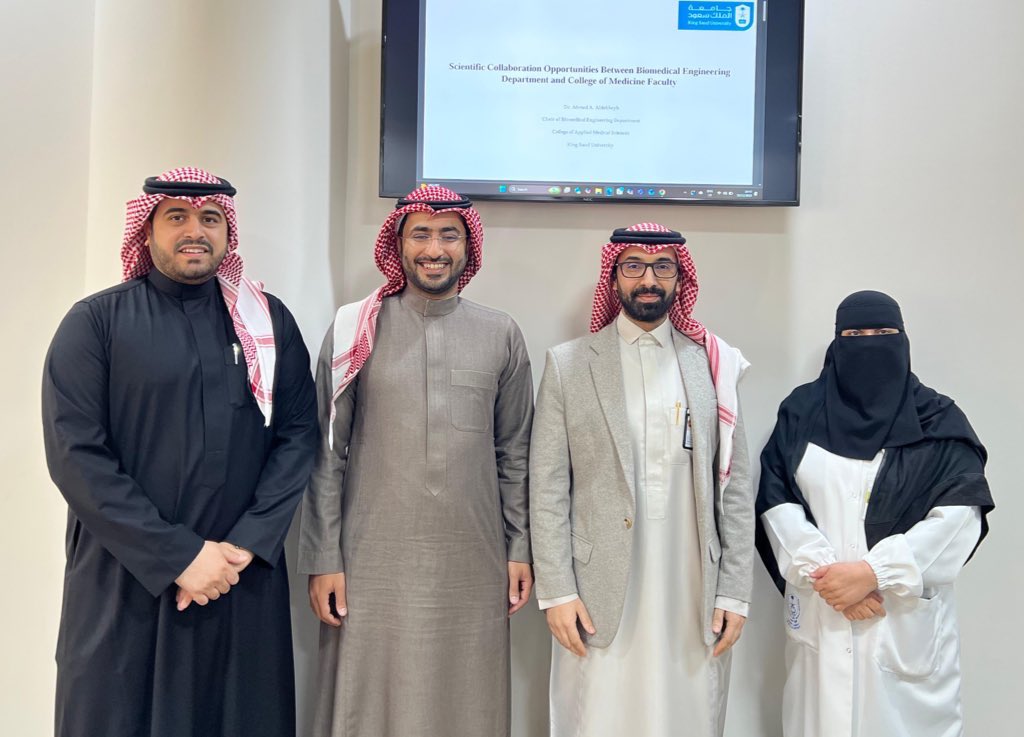 FcmKsu's tweet photo. سعد قسم طب الأسرة والمجتمع اليوم باستضافة سعادة د. أحمد بن علي الضبيب، رئيس قسم التكنولوجيا الطبية الحيوية بكلية العلوم الطبية التطبيقية @BMT_ksu، وسعادة د. سهيل الشهراني، وذلك لمناقشة فرص التعاون العلمي بين قسم التكنولوجيا الطبية الحيوية وأعضاء هيئة التدريس في كلية الطب، حيث أبدى أعضاء القسم ترحيبهم بسبل التعاون وتعزيز الشراكة العلمية بين الكليتين🤝✨