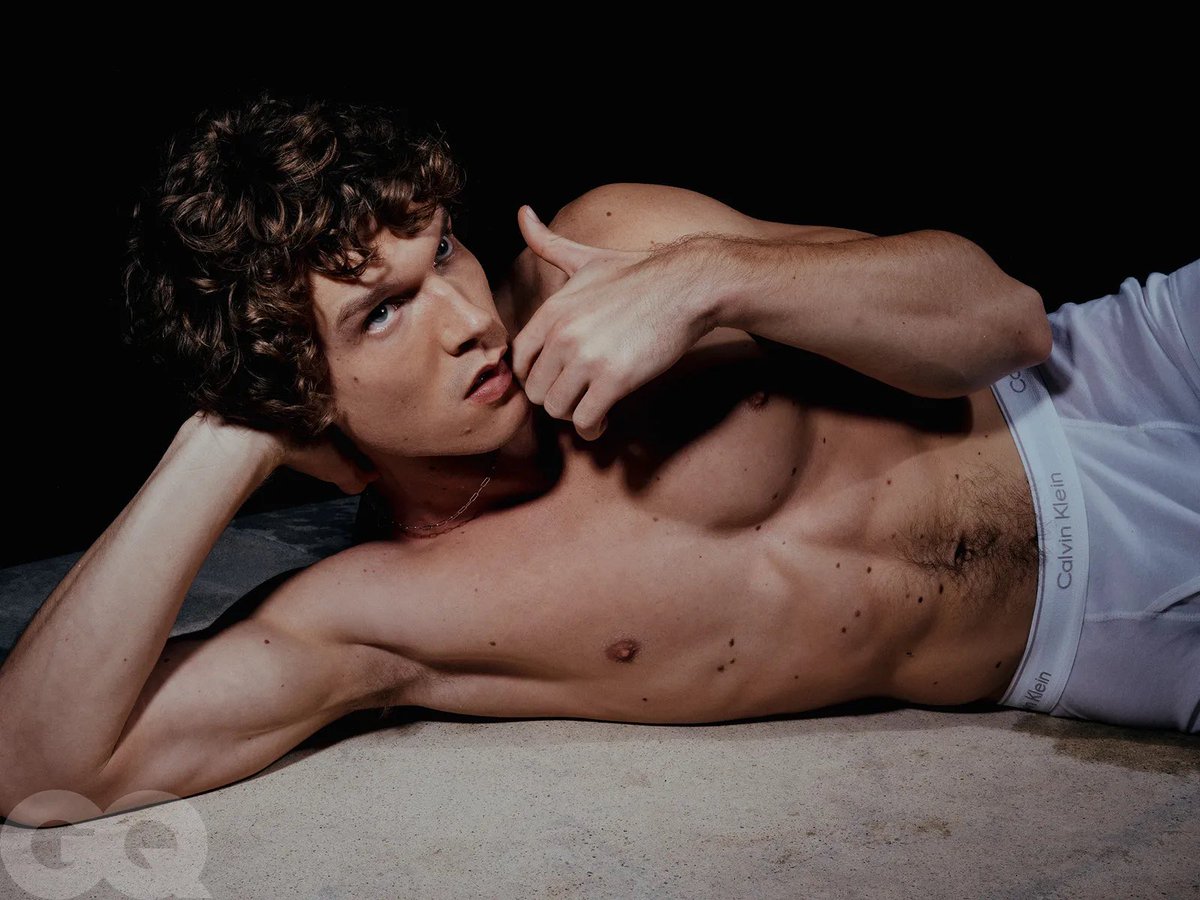 no way he’s real…