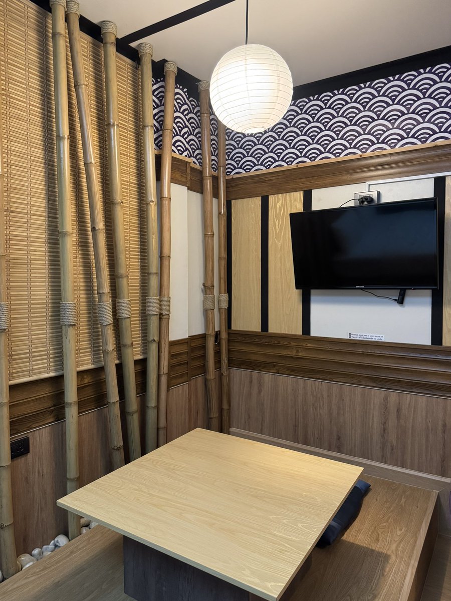 queerisy's tweet image. FOR ME this is one of the best hotels to stay at when you’re traveling in Thailand 🇹🇭