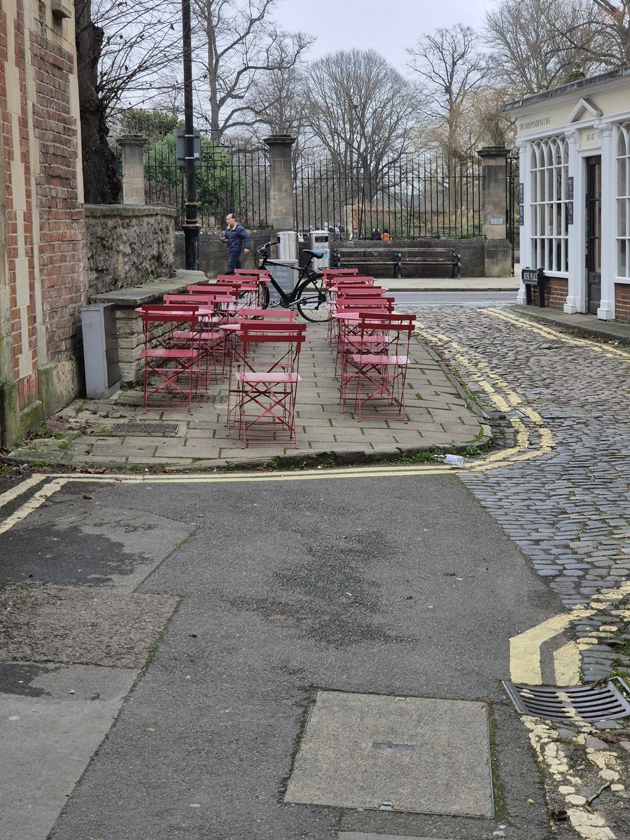 Absolutely Chavulous tweet media