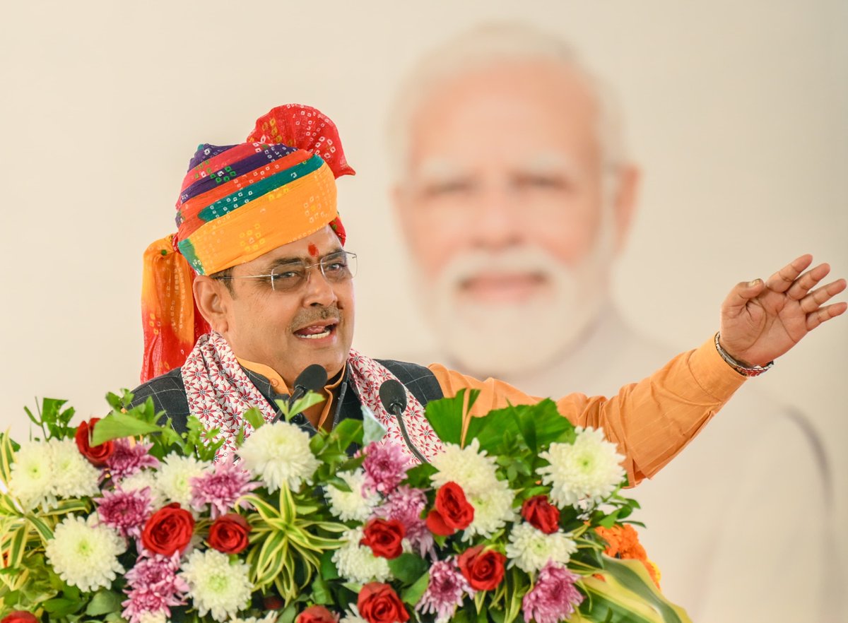 जनसरोकार के 2 सफल वर्ष पूर्ण होने के उपलक्ष्य में आज नागौर के मेड़ता सिटी में आयोजित राज्य स्तरीय किसान सम्मेलन एवं जनसभा में पूर्व प्रधानमंत्री एवं भारत रत्न श्रद्धेय चौधरी चरण सिंह जी की जयंती पर उन्हें पुष्प अर्पित कर श्रद्धापूर्वक नमन किया।

इस अवसर पर किसान प्रदर्शनी का