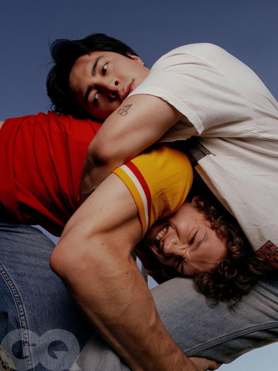 FilmUpdates's tweet image. Connor Storrie and Hudson Williams were officially hired about a week before filming started on ‘HEATED RIVALRY’

When they arrived in Toronto, Williams visited Storrie’s apartment: “Connor pushed himself up onto the kitchen island. I remember seeing his arms. They were the size…