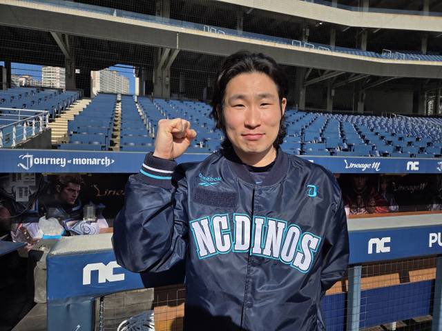 [창원서 구슬땀 흘리는 공룡들] (3) 이재학 NC 다이노스 투수

복귀 시점은 미정이다. 계획대로 복귀 프로그램이 진행된다면 시즌 중인 5~6월쯤 복귀가 점쳐진다. 이재학은 “부상에서 복귀까지 보통 1년을 목표로 둔다고 한다”며 “중간에 지연될 수 있지만, 5~6월쯤 복귀를 목표로 하고 있다”고