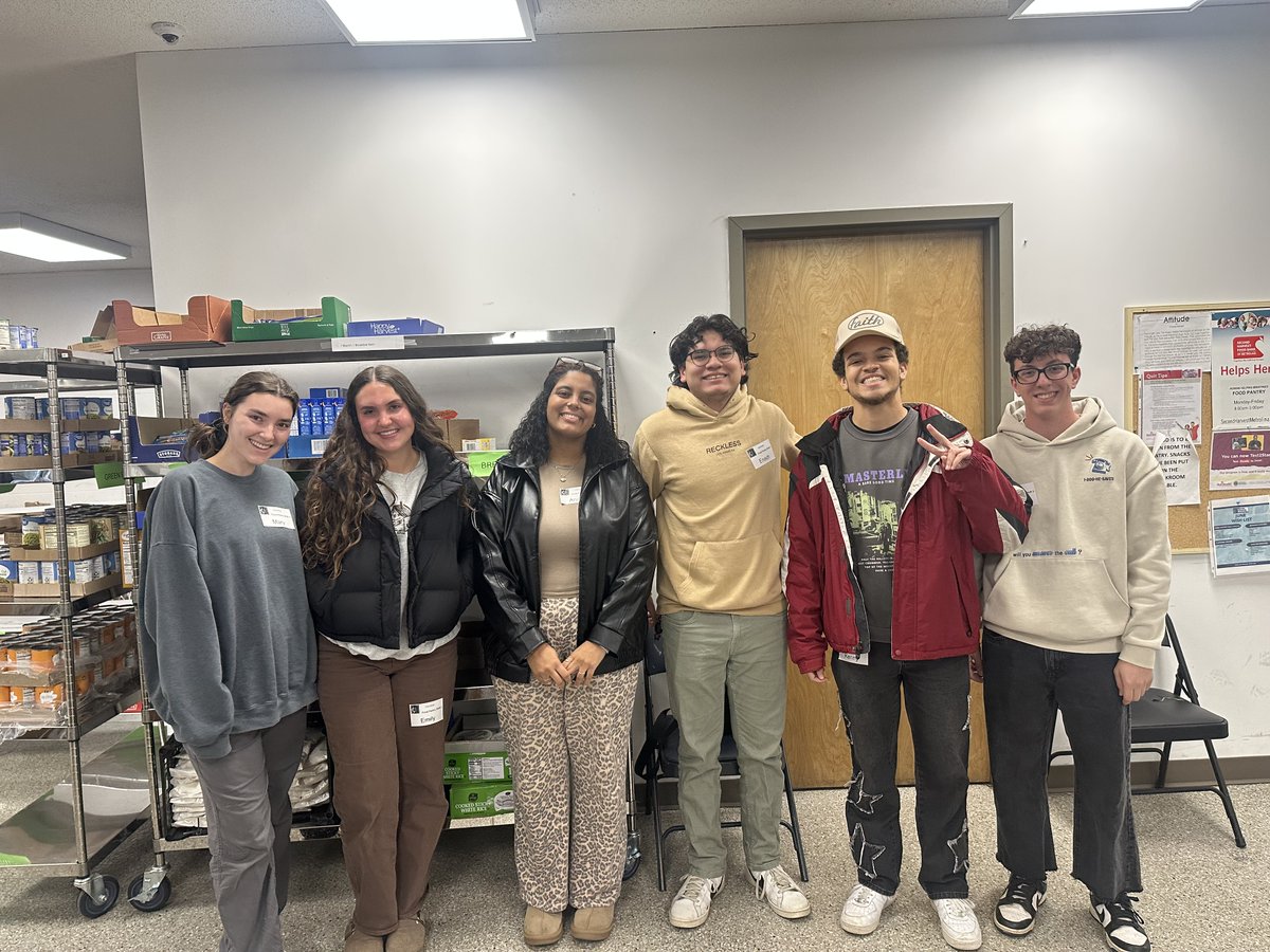 RowanHelpingMin's tweet image. Grateful for the Refuge Discipleship School students who volunteer in our Food Pantry each week! Their energy and consistency have been a huge help as we transition to our new self-shop model and serve a growing number of families.
Thank you, Refuge 💙