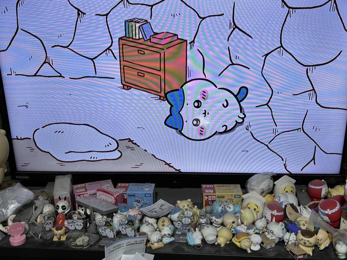 壁に向かって足を踏ん張り…勢いよく蹴って、布団まで辿り着きました