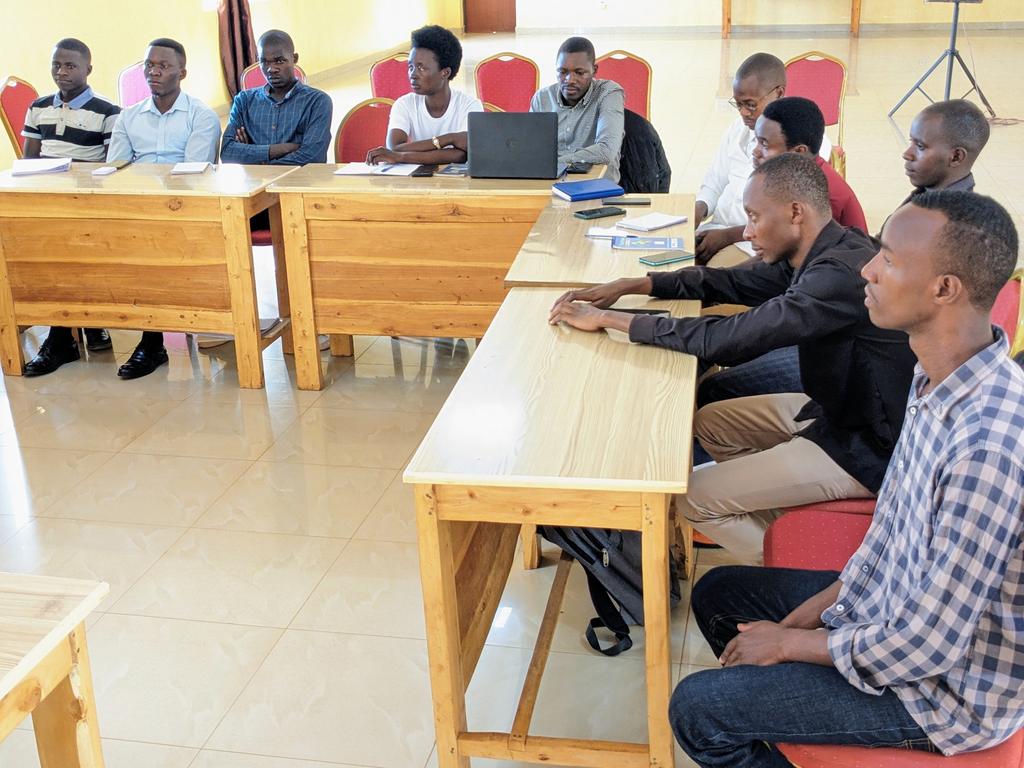 Nonaha Umuhuzabikorwa w'Inama y'Igihugu y'Urubyiruko <a href="/Nkotanyiyamare1/">Nkotanyi Emmanuel</a> muri <a href="/GisagaraDistr/">Gisagara District</a> ayoboye Inama y'Igihembwe cya 2, basuzuma Ingingo zikurikira:
1.Gusuma ishyirwamubikorwa ry'imihigo y'Urubyiruko 2025-2026
2.Imyitwarire ikwiye kuranga Urubyiruko muri iyiminsi mikuru.