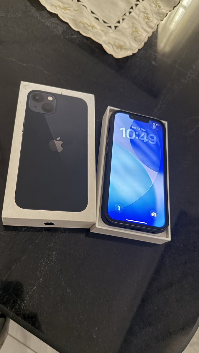 Ró Republic tweet media