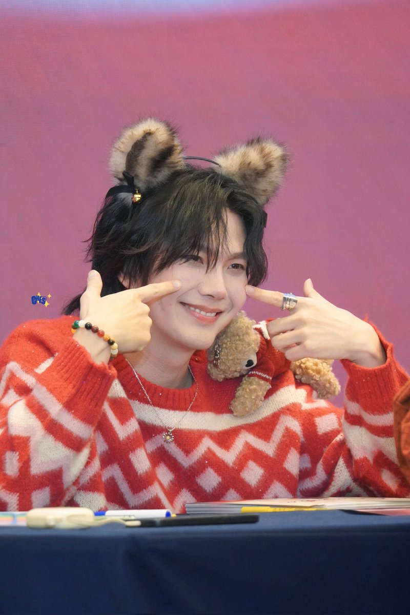 Holaaaa!🥰💙✨
#BuildJakapan
#Beyourluve