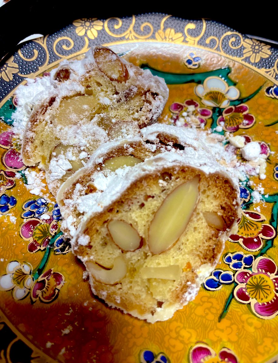 plazagifu's tweet image. #rustico（#ラスティコ）さんのシュトーレン。このナッツのぎっしり感がたまらんのですよ🫶爽やかで香ばしくて、ゴリゴリ食感が楽しめるのもよき✨

気付けば明日は、クリスマスイブとのことです🎄😳🌟

#岐阜グルメ