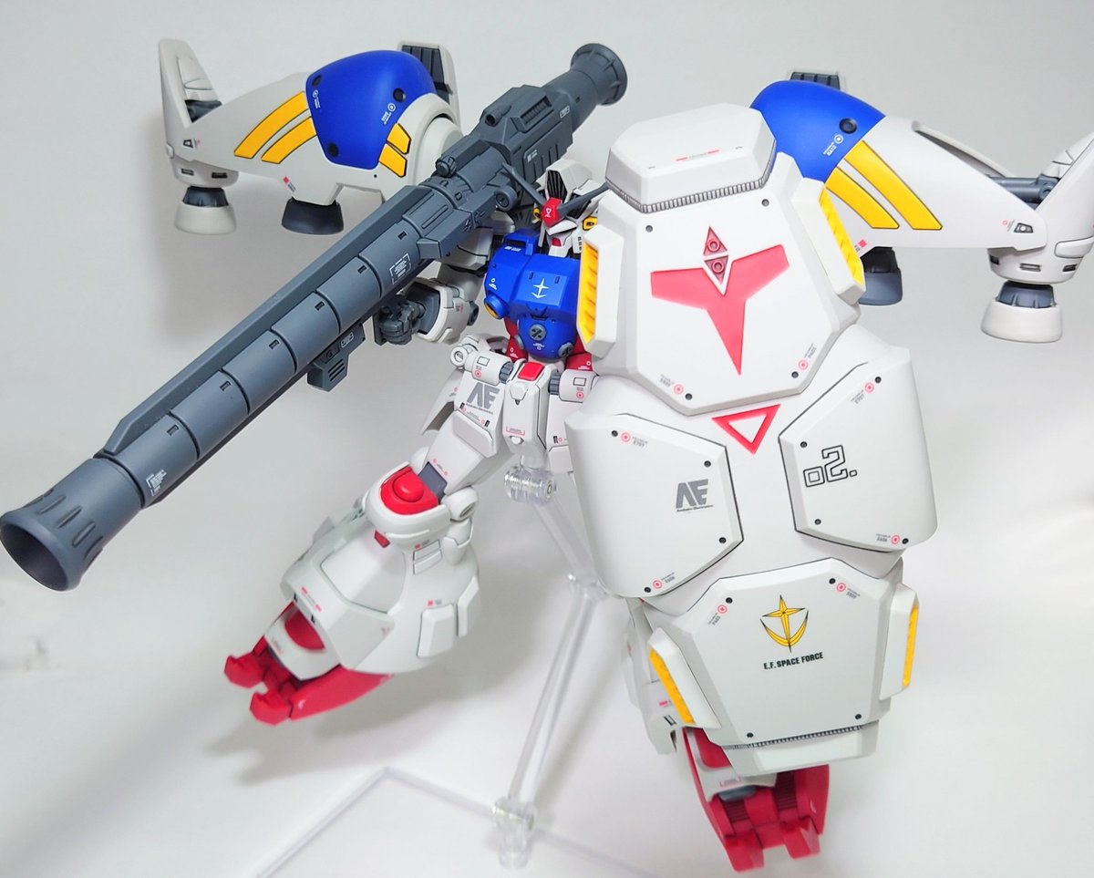 [HGUC ガンダムGP02A サイサリス]
写真撮り直りました。
1号機同様しっかり塗り分けてデカール貼って仕上げました。
シールドの保持力はガッチガチに強化してます。
#ガンプラ好きと繋がりたい 