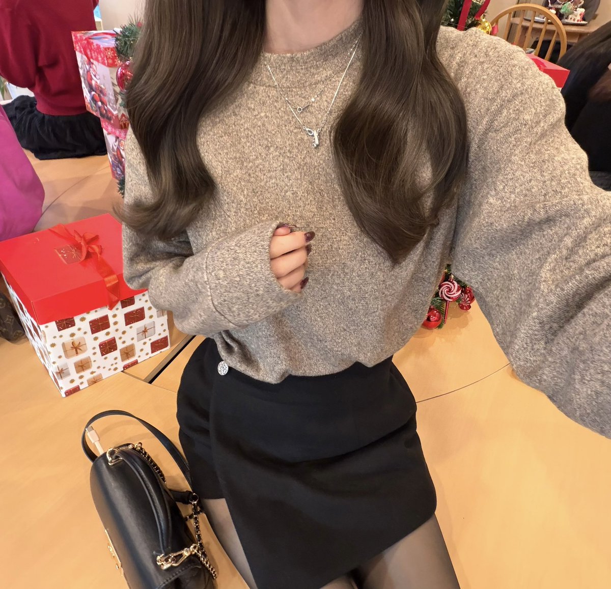 rab_imy's tweet photo. UNIQLO × GRL 🤎🖤
トップス軽くて柔らかいのにあったかくてお気に入り♡25日まで1,290円になってた🎀 https://t.co/asyF7zhLZ1