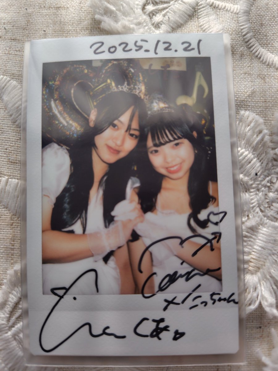 sakamin_my's tweet photo. くあちゃん卒業ライブ②

特典会。くあちゃん、当然の長蛇の列。皆に愛され惜しまれの長時間の撮影ありがとう🧡✨️待ってる間、他の方との撮影姿を��めさせてもらってた。可愛かったり面白かったり とても微笑ましい。
たくさんのリクエストに応えるの素敵だったよ

＃クアパンマン
#こいのに恋しよ https://t.co/kraXZbB0cz