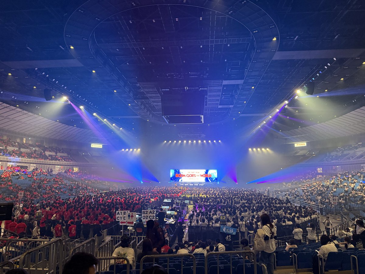 amuw04's tweet photo. 6年連続参戦のTAKUYA∞生誕祭🌼
ドームに続いてまた息子と参戦できてよかった！ファミリー席ほんまにありがたい😭まさかアリーナのところまで∞が来てくれるとは思わずびっくりした😂ドームの時はまだハイハイしてたのに歩いて入場してて成長を感じたし、2回目のライブはパチパチしながら楽しんでた🥹 https://t.co/s3GWTKtW6A