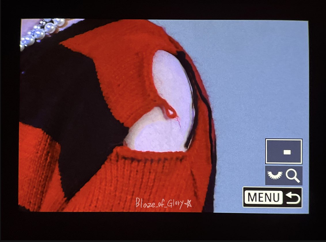 251223 preview

오늘 착장 넘 기엽게 입고 온 한세산타님❤️🎅🖤

#한세 #도한세 #HANSE #DOHANSE #ハンセ #ドハンセ