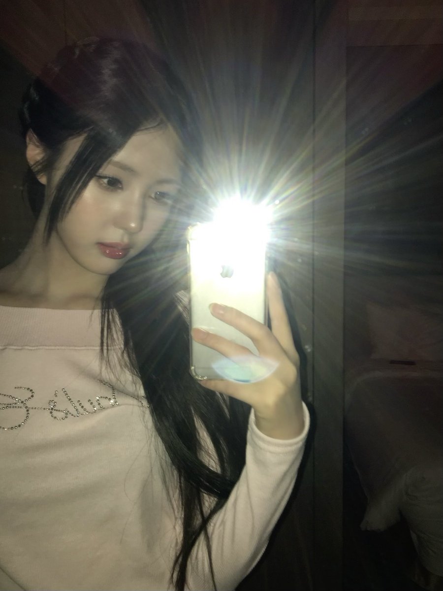 🐰📲 | Atualização da #HWAYEON via Redes sociais.

“🐰🎀🩷🫧”

#ifeye #이프아이
<a href="/ifeye_official/">ifeye</a>