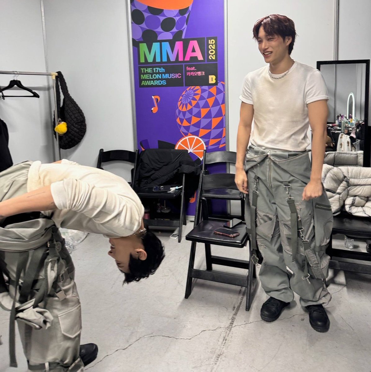 exofnp's tweet image. KPOP INDUSTRY                           EXO