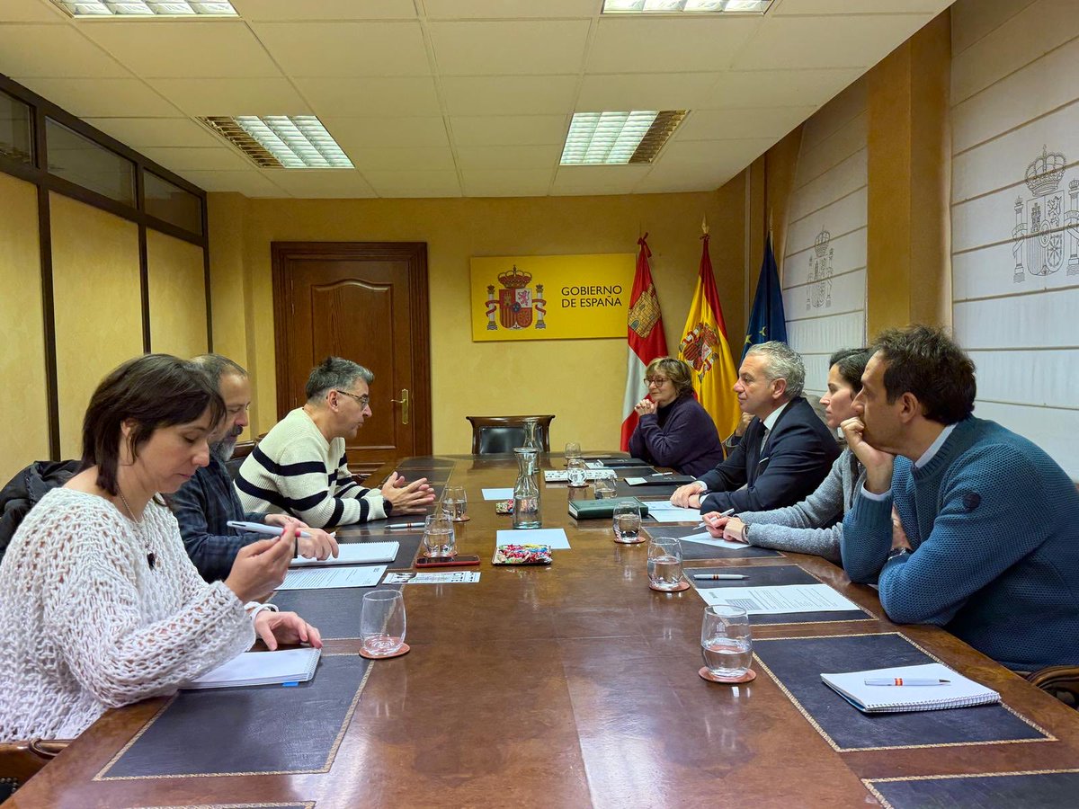 CCOOCyL's tweet image. 1️⃣
CCOO CyL establece nuevos canales de colaboración con la Delegación del Gobierno para garantizar derechos e integración laboral de las personas migrantes en Castilla y León. 🤝 #Migraciones #CCOCCyL #EmpleoInclusivo

2️⃣
Los CITE de CCOO, con 20 años de experiencia, colaborarán…