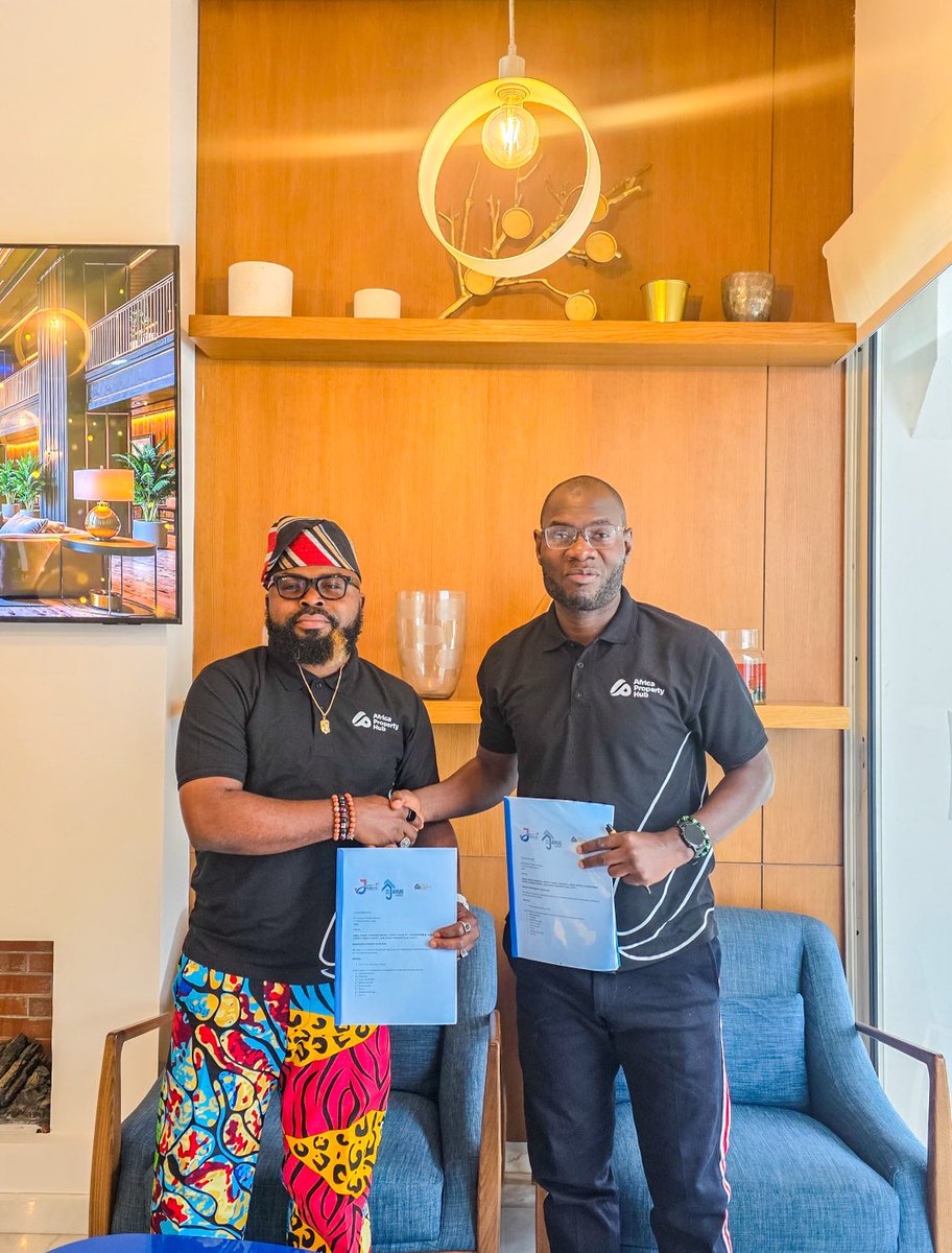 Sir J (J9) tweet media